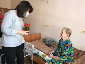 Депутаты Мосальского района поздравили пожилых людей