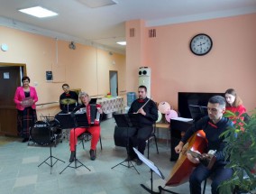 В Мосальском доме-интернате прошел концерт ансамбля «Пламя»