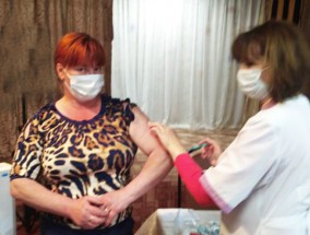 В Мосальском районе продолжается вакцинация от гриппа и Covid-19 